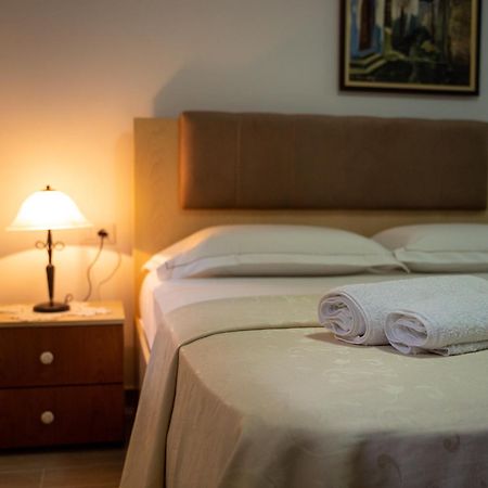 Hotel Borklad Berat Quarto foto
