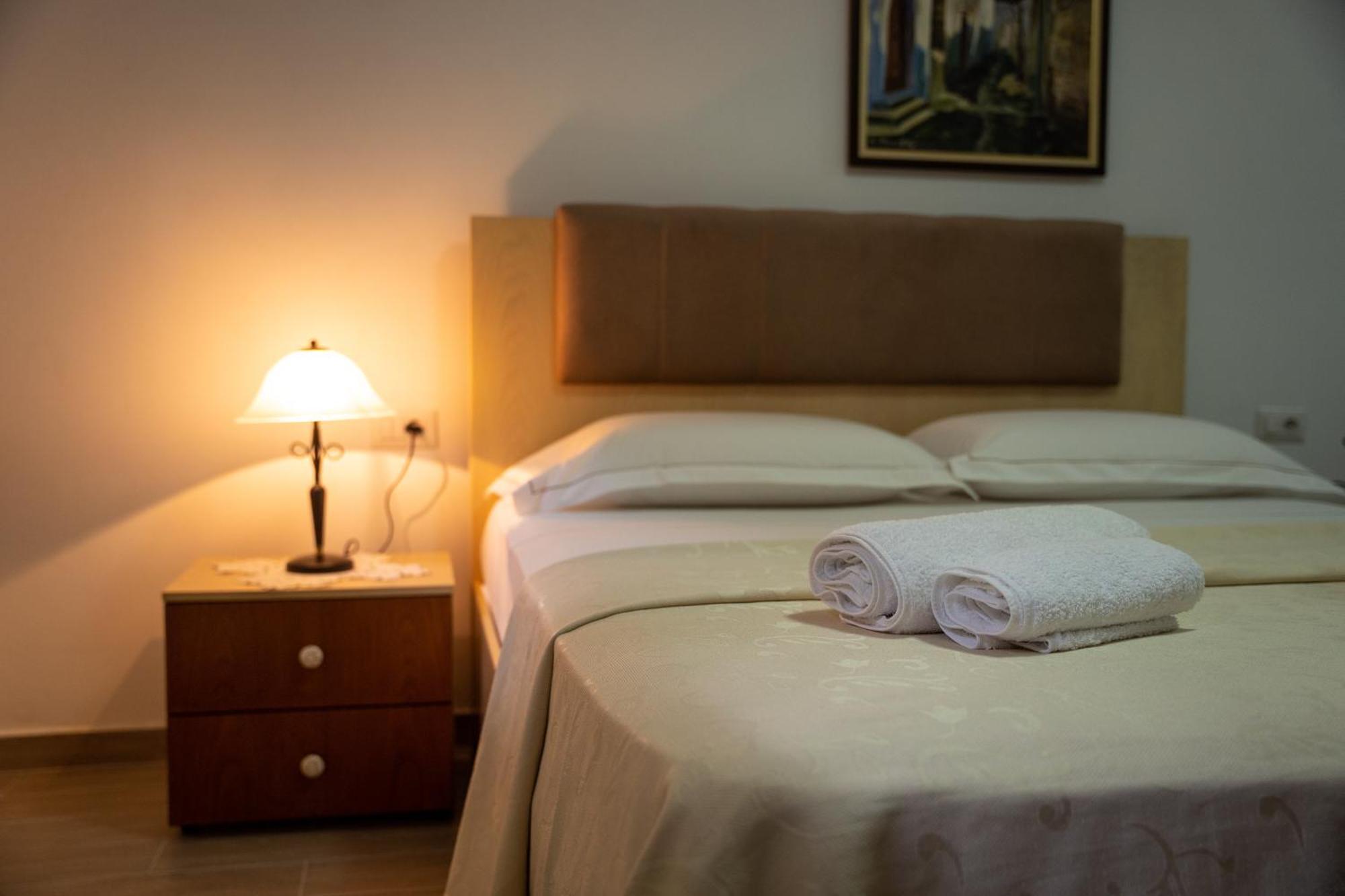 Hotel Borklad Berat Quarto foto